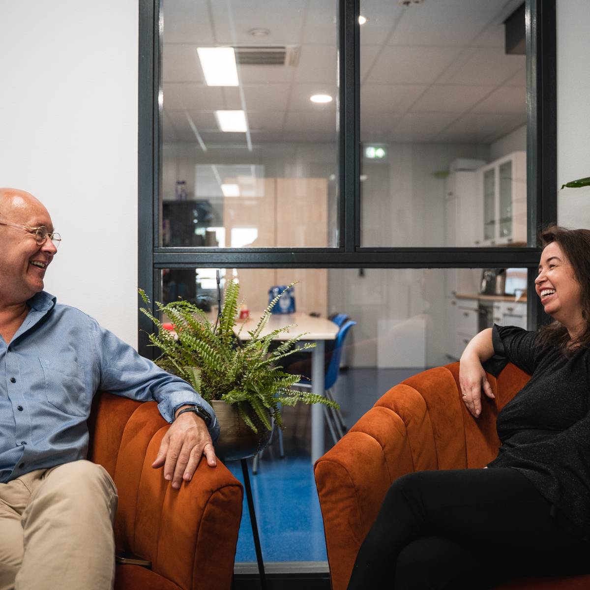 E-Commerce bureau, Joost en Vanessa aan het sparren over een nieuwe webshop